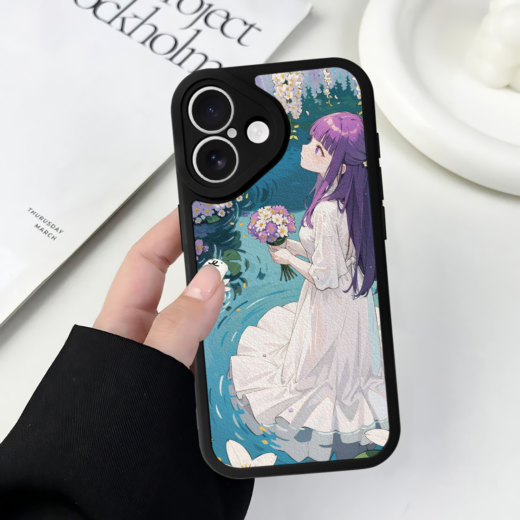 （画像用） 葬送のフリーレン Frieren 【iPhone 16シリーズ対応】シリコンスマホケース（レザー調） 材質：シリコン